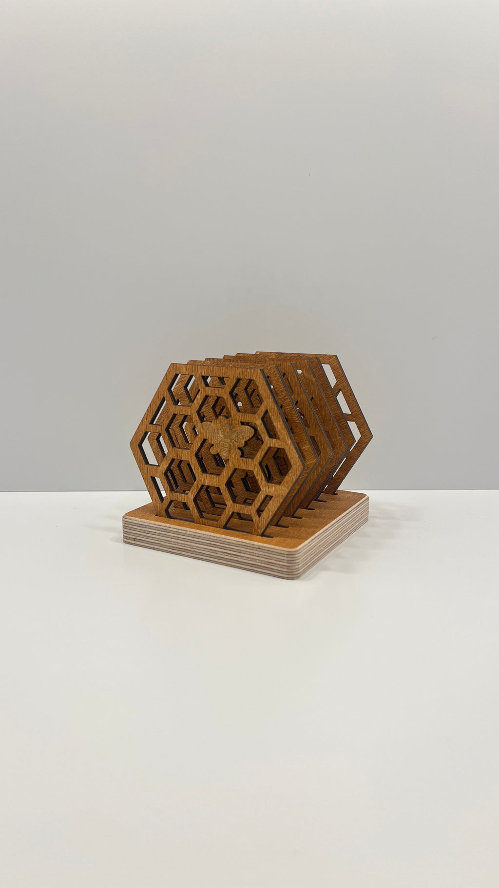 Набор шестиугольных деревянных подставок под напитки с держателем “Honeycomb” – Lignaris 