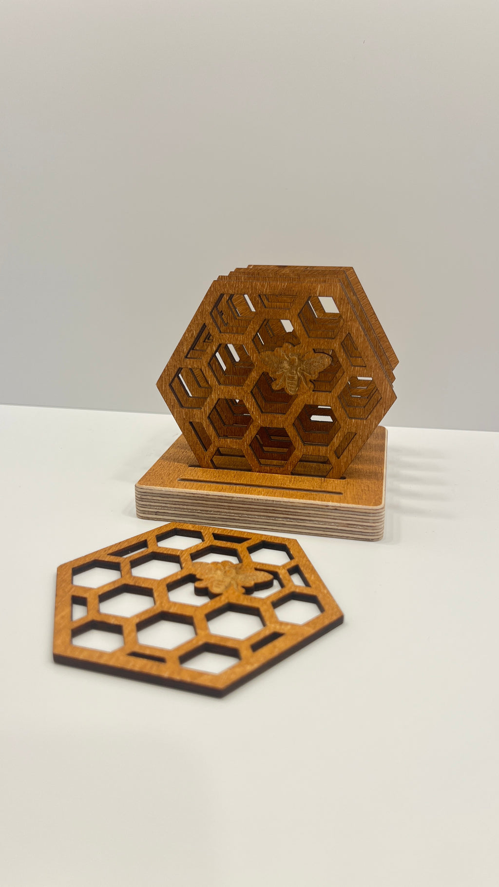 Набор шестиугольных деревянных подставок под напитки с держателем “Honeycomb” – Lignaris 