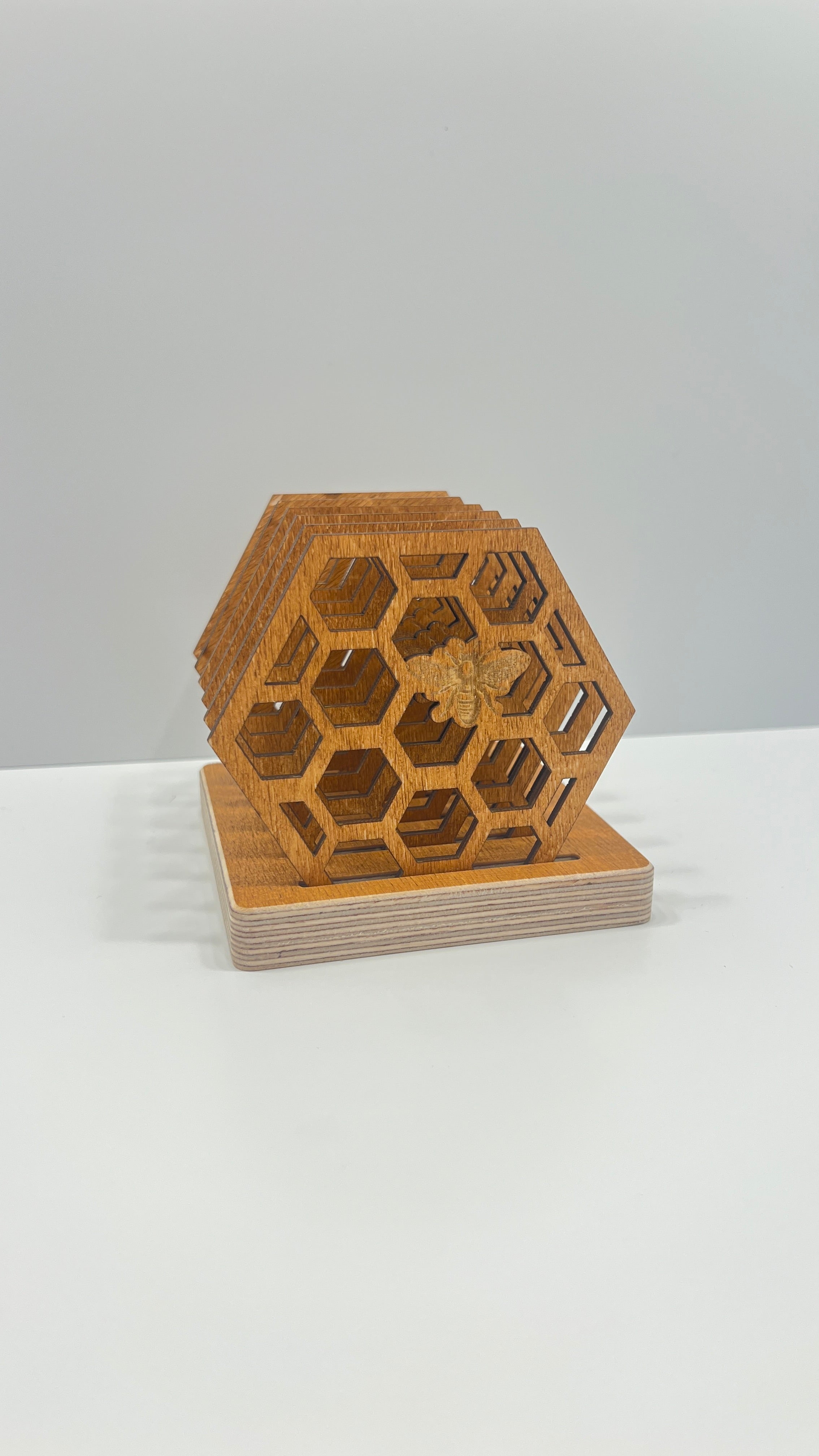 Набор шестиугольных деревянных подставок под напитки с держателем “Honeycomb” – Lignaris 